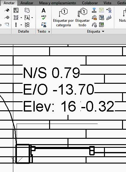 Cota de coordenadas de punto, incluyendo elevación
